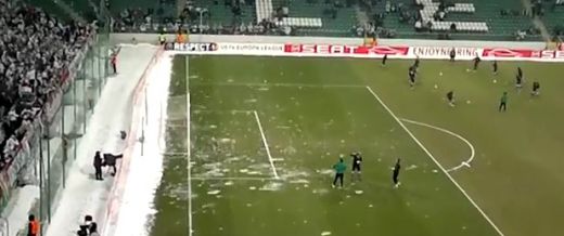 
	VIDEO: Jucatorii lui Sporting, facuti PRAF in Europa League: s-au trezit atacati cu mii de BULGARI de zapada :))
