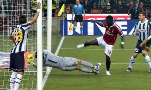 FOTO Faza SCANDALOASA la Milan - Juve! Muntari a dat gol vizibil din LUNA! De ce nu l-a acordat arbitrul?_1