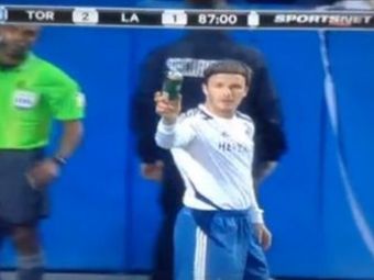 
	VIDEO INCREDIBIL! Beckham nu a patit niciodata asa ceva! Fanii au aruncat cu cutii de bere in el si i-au ars tricoul! Cum s-a razbunat:
