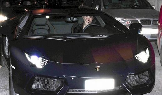 FOTO: Ronaldo si-a facut un super cadou de ziua lui: un Lamborghini Aventador de 350.000€! Vezi care sunt celelalte 11 bijuterii din garajul lui!_10
