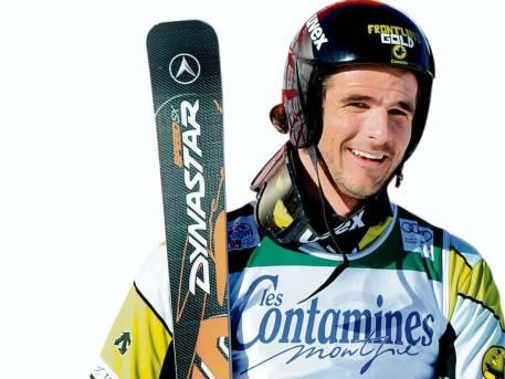 ATENTIE, IMAGINI SOCANTE!! Tragedie in ski! Un sportiv a murit pe loc dupa o aterizare HORROR peste garduri! VIDEO_9