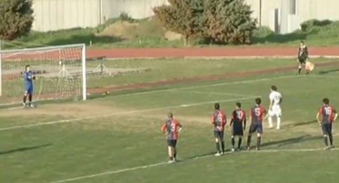 
	VIDEO: GEST incredibil de fair play! Un atacant a refuzat sa marcheze dintr-un penalty vazut doar de arbitru!
