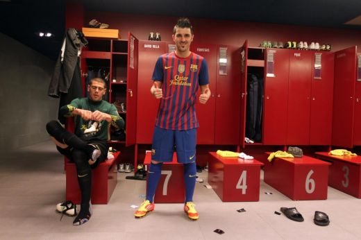 Ai intrat vreodata in vestiarul Barcelonei? Vezi aici cum se schimba jucatorii si in ce ordine sunt asezati: Valdes si David Villa sunt primii pe stanga! SUPER FOTO_2
