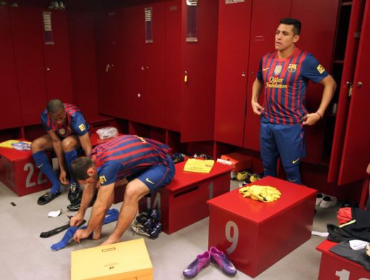Ai intrat vreodata in vestiarul Barcelonei? Vezi aici cum se schimba jucatorii si in ce ordine sunt asezati: Valdes si David Villa sunt primii pe stanga! SUPER FOTO_3