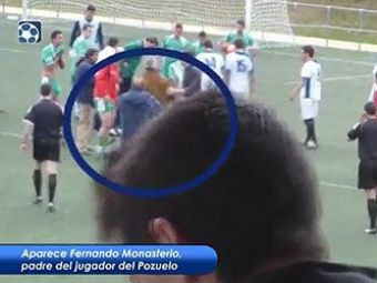 VIDEO INCREDIBIL! Un jucator din Spania a facut STOP CARDIAC pe teren la o zi dupa cazul SOCANT al lui Muamba!