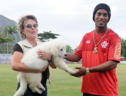 Cel mai tare cadou primit VREODATA de Ronaldinho! Cadou cu SUFLET pentru ziua GENIULUI din Brazilia_1