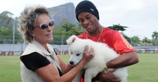 Cel mai tare cadou primit VREODATA de Ronaldinho! Cadou cu SUFLET pentru ziua GENIULUI din Brazilia_4