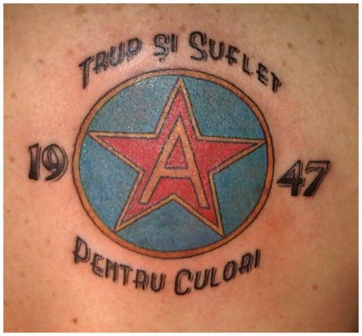 WOW! Si-a tatuat fiecare centimetru pe spate cu Steaua si cei dragi! Trimite-ne si tu tatuajul tau! UPDATE FOTO_34