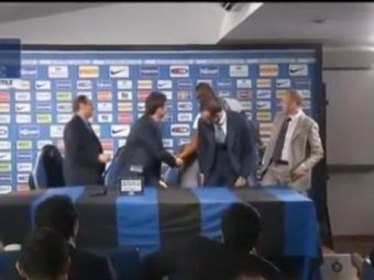 VIDEO BESTIAL! E Balotelli si n-ai ce-i face! Atacantul a dat buzna peste noul antrenor al lui Inter! Cum a reactionat