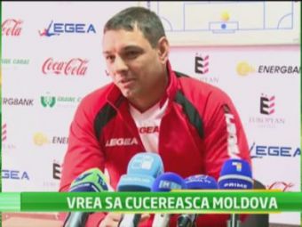 SENZATIE! Ionel Ganea a ajuns sa le antreneze pe Rapid si Steaua in Moldova :)) Vezi cum i-a speriat pe reporteri la prezentare