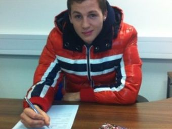 
	Ce fotbalist a alungat Steaua II a Ligii I din Romania: Un pusti crescut de Manchester si trecut pe la Fener si West Ham a semnat cu TSKA!
