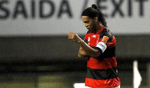 Final de cariera pentru Ronaldinho? Flamengo vrea sa-l dea afara! Cum a ajuns jucatorul GENIAL de la Barca un dezastru la doar 32 de ani:_1