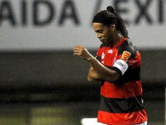 
	Final de cariera pentru Ronaldinho? Flamengo vrea sa-l dea afara! Cum a ajuns jucatorul GENIAL de la Barca un dezastru la doar 32 de ani:
