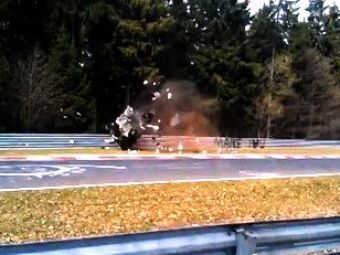 
	VIDEO: Accident ingrozitor pe circuit in Germania! Un SUV se da peste cap si se face tandari!
