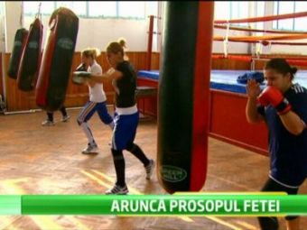 
	VIDEO Foarte tare! O fetita din Romania a oprit meciul de box al mamei ei: &quot;Ne-a pufnit rasul si pe mine si pe adversara&quot;
