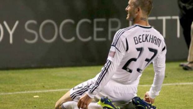 
	VIDEO BE-STI-AL! Beckham, gol senzational in SUA! Sutul care l-a facut sa planga pe portar!
