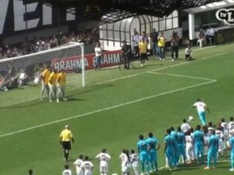 
	SUPER VIDEO! Neymar vs 100 de pusti! Pele a aterizat cu elicopterul pe stadion la aniversarea lui Santos! Neymar e liber acum sa plece la Barca
