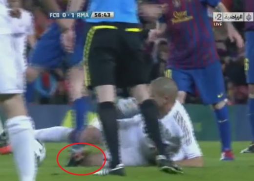 RAZBUNAREA celor de la Barcelona dupa ce Pepe l-a calcat pe mana pe Messi! VIDEO INCREDIBIL: Lovitura lui Iniesta pe care nu a observat-o nimeni:_2