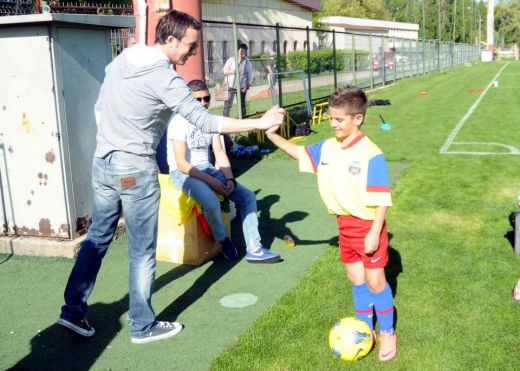 "Vreau si eu ceva: Steaua campioana!" Pustiul facut sa planga in Ghencea s-a antrenat cu jucatorii! VIDEO:_3
