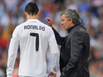 
	Mourinho a ramas cu gura cascata! Cristiano Ronaldo ii face declaratii lui Ferguson: &quot;Mi-e dor de el, de Manchester! Acolo e o familie adevarata!&quot;
