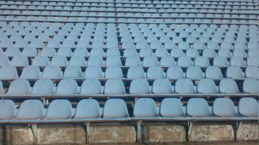 Parcul cu bastani! Stadionul Cotroceni e mancat de rugina si serpi, nocturna "abia se vede" printre palatele din jur! SUPERFOTO_19
