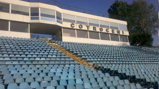 Parcul cu bastani! Stadionul Cotroceni e mancat de rugina si serpi, nocturna "abia se vede" printre palatele din jur! SUPERFOTO_21
