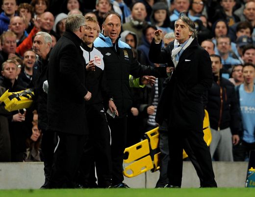 SCANDAL la City - United! Alex Ferguson a sarit la gatul lui Mancini: "Ce faci, ma? Tu arbitrezi meciul? De ce erau aproape sa se ia la bataie:_3