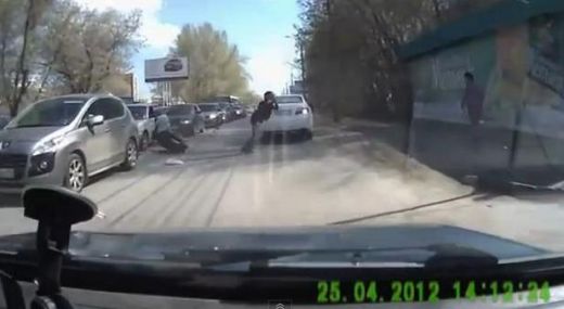 motociclist accident fuge masina reactie