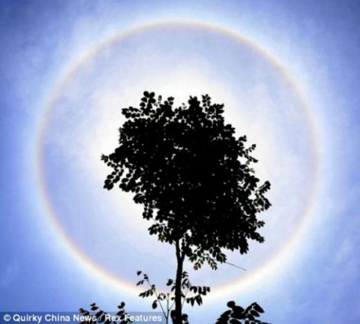 FOTO: Fenomen OPTIC incredibil aparut pe cerul Chinei! Nu o sa ghicesti niciodata ce prevesteste!_2