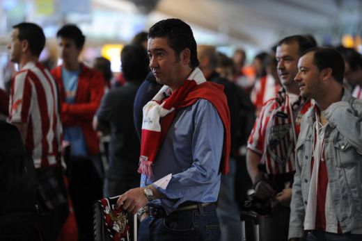 FOTO: Imaginile disperarii! Suporterii basci sunt BLOCATI pe aeroportul din Bilbao! Otopeni, trafic RECORD! Ce zic sefii aeroportului:_12