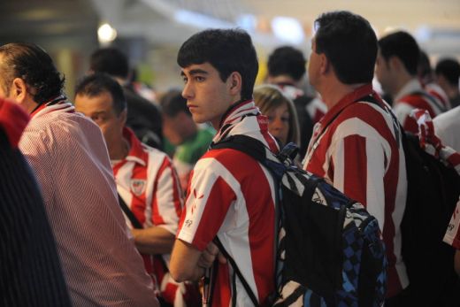 FOTO: Imaginile disperarii! Suporterii basci sunt BLOCATI pe aeroportul din Bilbao! Otopeni, trafic RECORD! Ce zic sefii aeroportului:_14