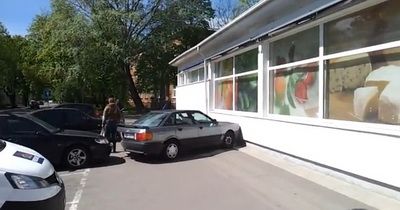 Audi Lituania lovituri Mercedes parcare