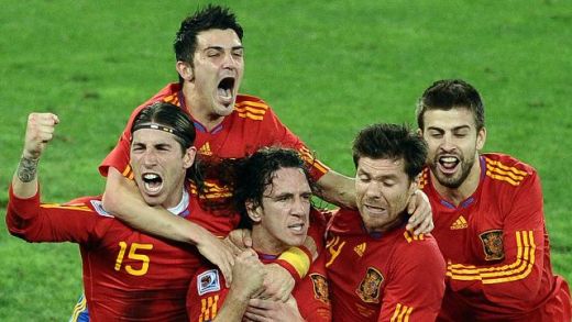 Spania e FAVORITA sa castige EURO 2012! Cine ii transmite lui Cristiano Ronaldo sa-si ia gandul de la trofeu: Ce parere ai?_2