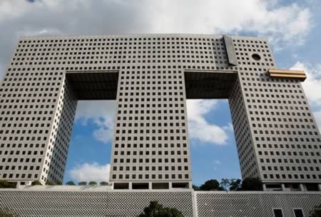 Uita de Casa Poporului! 10 minuni ale lumii moderne: Cele mai ciudate cladiri construite vreodata! FOTO BESTIAL:_3