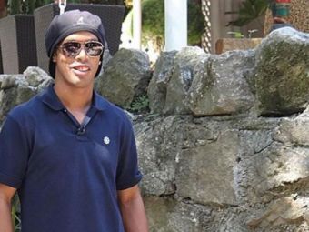 
	ULTIMA sansa pentru Ronaldinho! Va semna cu un club ISTORIC! A ajuns la negocieri cu zeci de politisti dupa el!
