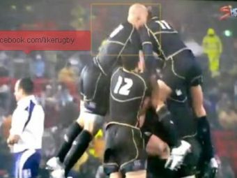 VIDEO Cea mai SANGEROASA bucurie! Fericirea victoriei i-a trimis la spital plini de sange! Cum s-au ciocnit doi jucatori de rugby!