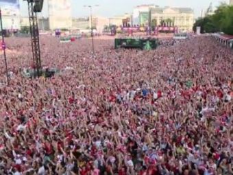 
	EUROBLOG | Prima zi de Euro: incidente grave la Lodz! Atmosfera ULUITOARE in tribune la meciul Poloniei! Nebunie TOTALA in centrul orasului! VIDEO
