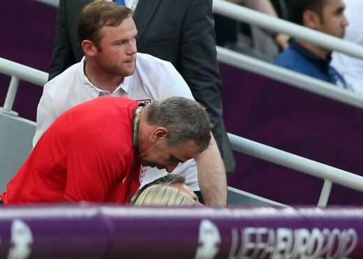 EUROBLOG, ZIUA 4: Rooney a exagerat cu implantul, un suporter a ADORMIT in tribune la Franta - Anglia :) Scuza jucatorilor pentru cel mai plictisitor meci de la Euro:_20