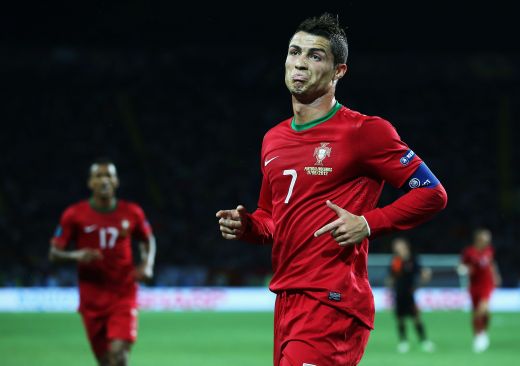 EUROBLOG ZIUA 10 | Ronaldo a repetat faza de la El Clasico dupa gol! Ce scandal XXX e in Anglia din cauza meciului Portugalia - Olanda :)_11