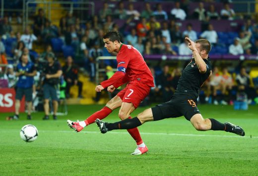 EUROBLOG ZIUA 10 | Ronaldo a repetat faza de la El Clasico dupa gol! Ce scandal XXX e in Anglia din cauza meciului Portugalia - Olanda :)_12