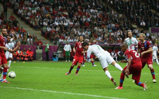 ONE MAN SHOW! Portugalia e in semifinale la Euro 2012 dupa un meci FABULOS al lui Cristiano Ronaldo! Portugalia 1-0 Cehia! Vezi toate fazele:_7