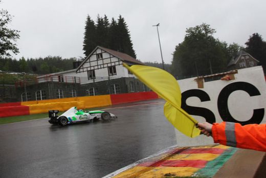 Mihai Marinescu a avut in Belgia cea mai ciudata cursa in 2012 din Formula 2! Vezi cate tururi a tinut:_3