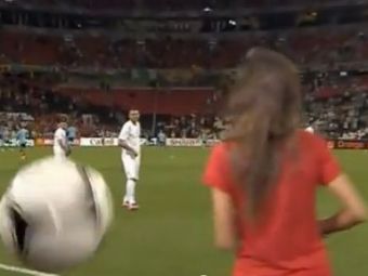 
	Ceee TARAN! Un fotbalist francez s-a dat IN DIRECT la Sara Carbonero! Casillas a TURBAT cand a vazut faza asta! VIDEO SENZATIONAL
