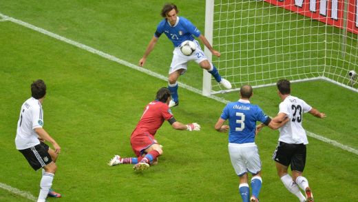 Balotelli a facut meciul vietii, Italia joaca FINALA cu Spania: Germania 1-2 Italia! Cel mai frumos meci de la Euro! VEZI GOLURILE 3D_3