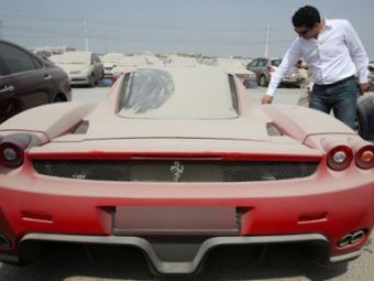 
	Imagini SENZATIONALE! Dubai, paradisul masinilor ABANDONATE! Motivul pentru care strazile sunt pline de bolizi parasiti:
