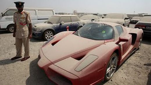 Imagini SENZATIONALE! Dubai, paradisul masinilor ABANDONATE! Motivul pentru care strazile sunt pline de bolizi parasiti:_13