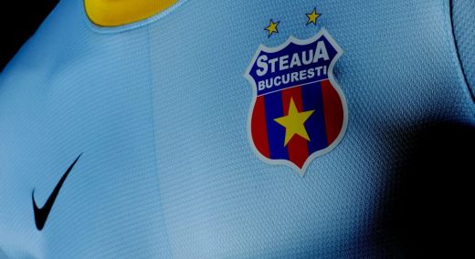 Steaua si-a prezentat oficial noul echipament: Tanase a fost primul care l-a imbracat! SUPER FOTO:_3