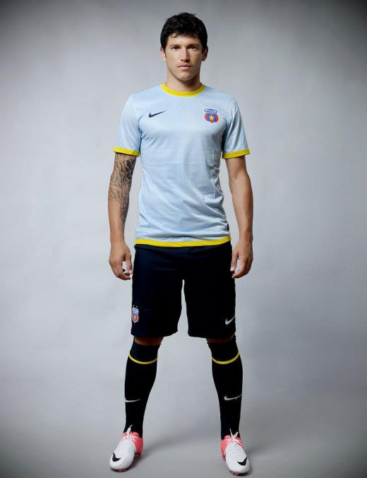 matchmaker skirt Ace Steaua si-a prezentat oficial noul echipament: Tanase a fost primul care  l-a imbracat! SUPER FOTO: | Sport.ro