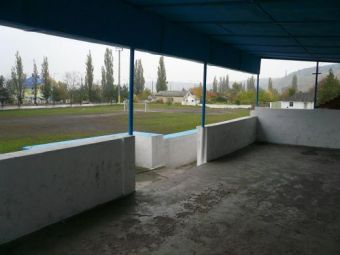 
	FOTO FABULOS! Mai rau de atat NU se poate! N-ai vazut niciodata asa ceva! Cum arata stadioanele in Moldova
