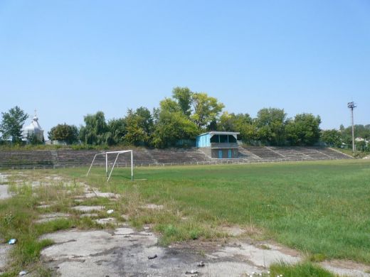 FOTO FABULOS! Mai rau de atat NU se poate! N-ai vazut niciodata asa ceva! Cum arata stadioanele in Moldova_2